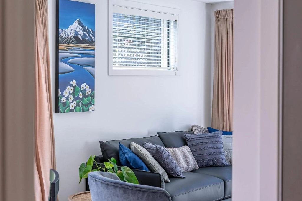 Central Luxury Apartment 114