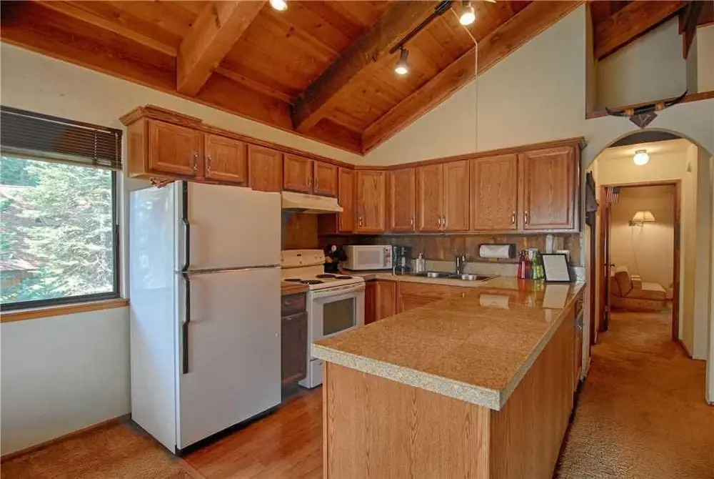 Spacious Cedar Flat Lookout Home #157