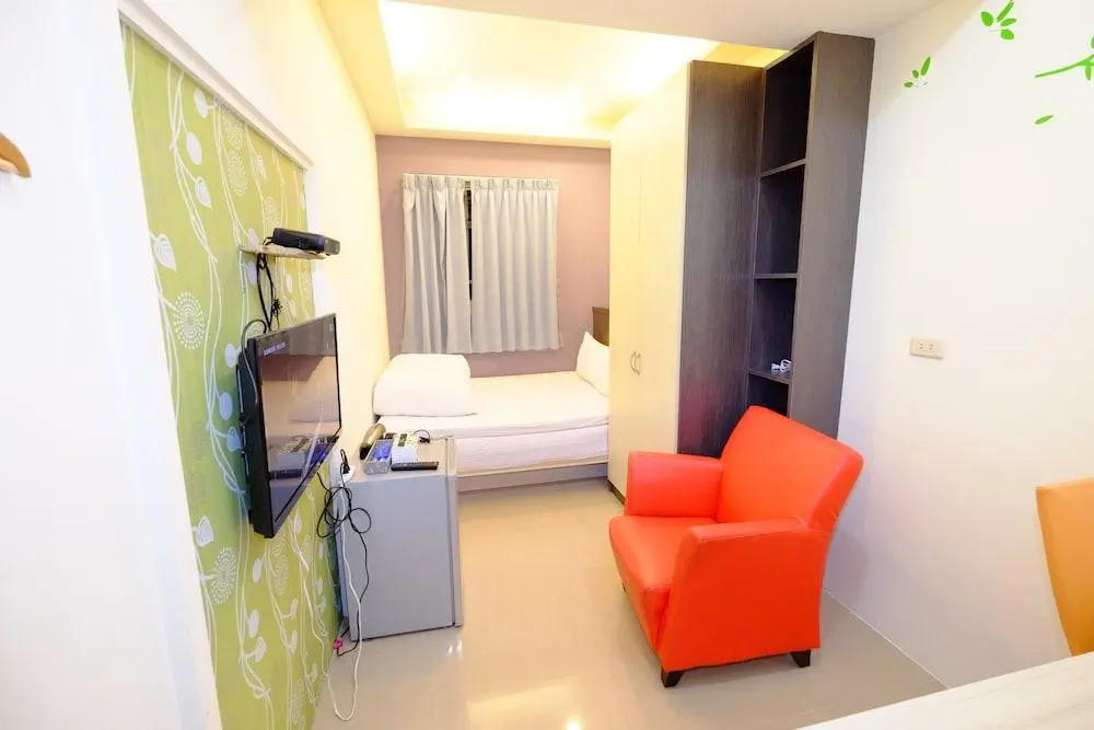 Fengjia Naked Home