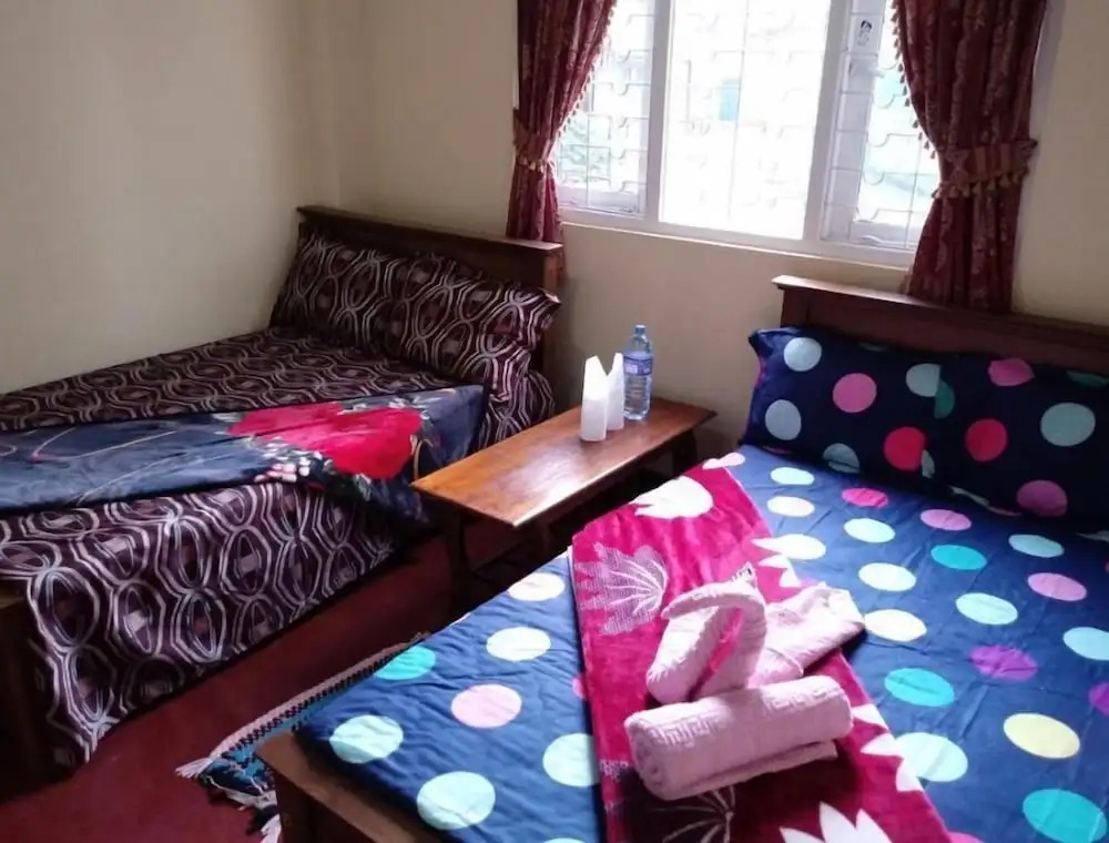 Hatton Easy Stay
