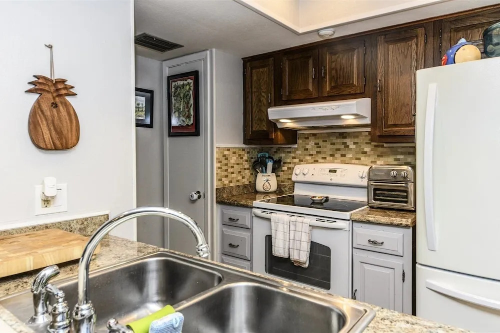Bay House Condos by Miss Kitty’s