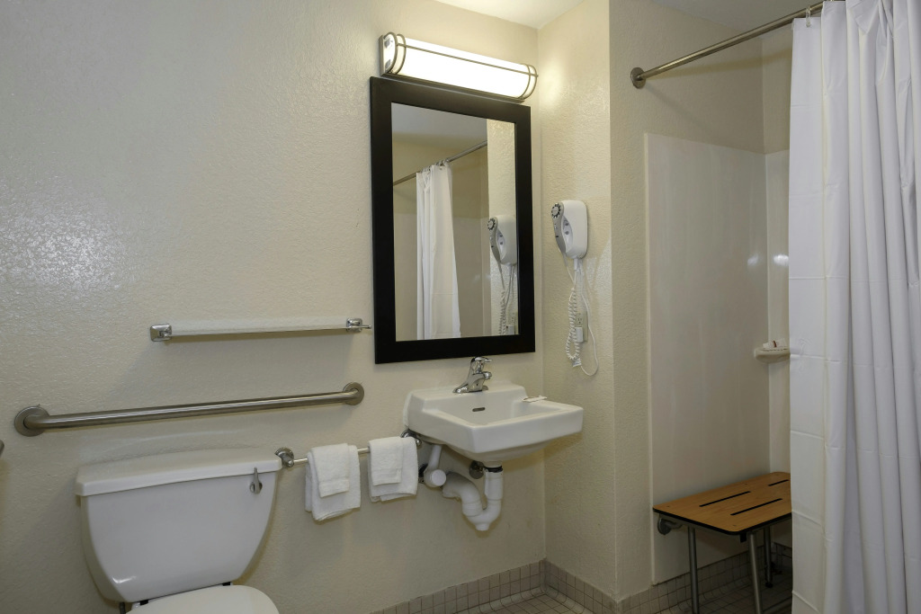 Red Roof Inn PLUS + Gainesville