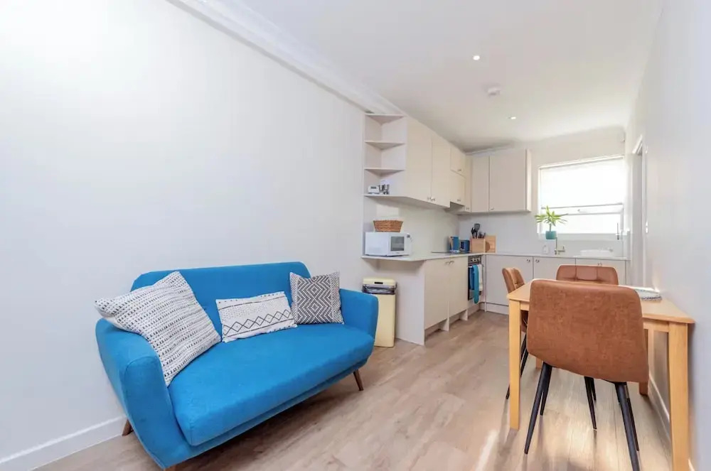 4 Guests - 20min to London - Free Parking - Petsok