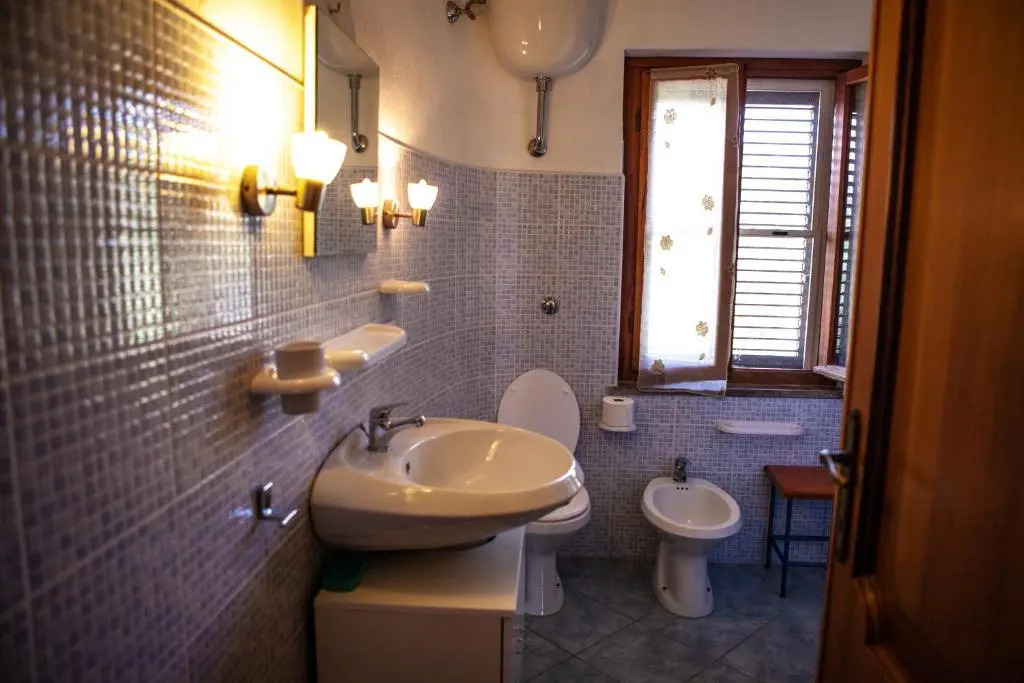 Casa Vacanze a 200 mt spiaggia con 5 camere 2 bagni e 9 posti letto
