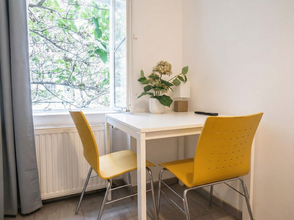 Modern 3BR Apartment Close to Belvedere