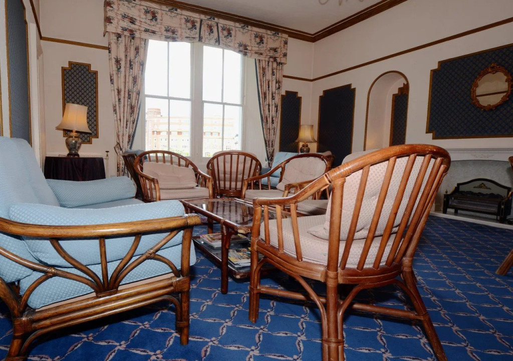 Whitehall Hotel