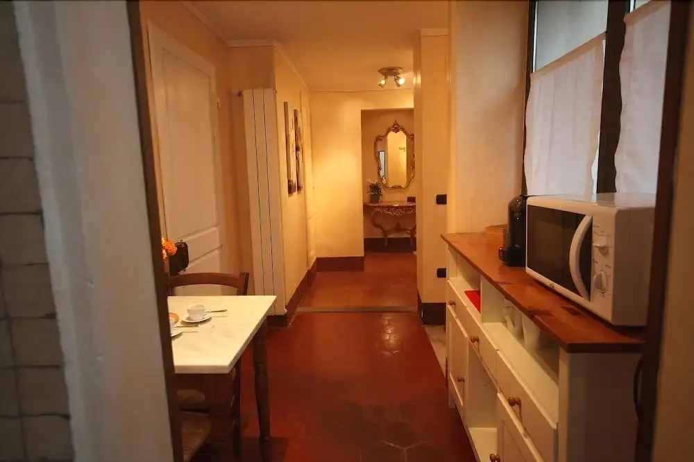 Close to The Duomo Tidy 1BD Apt