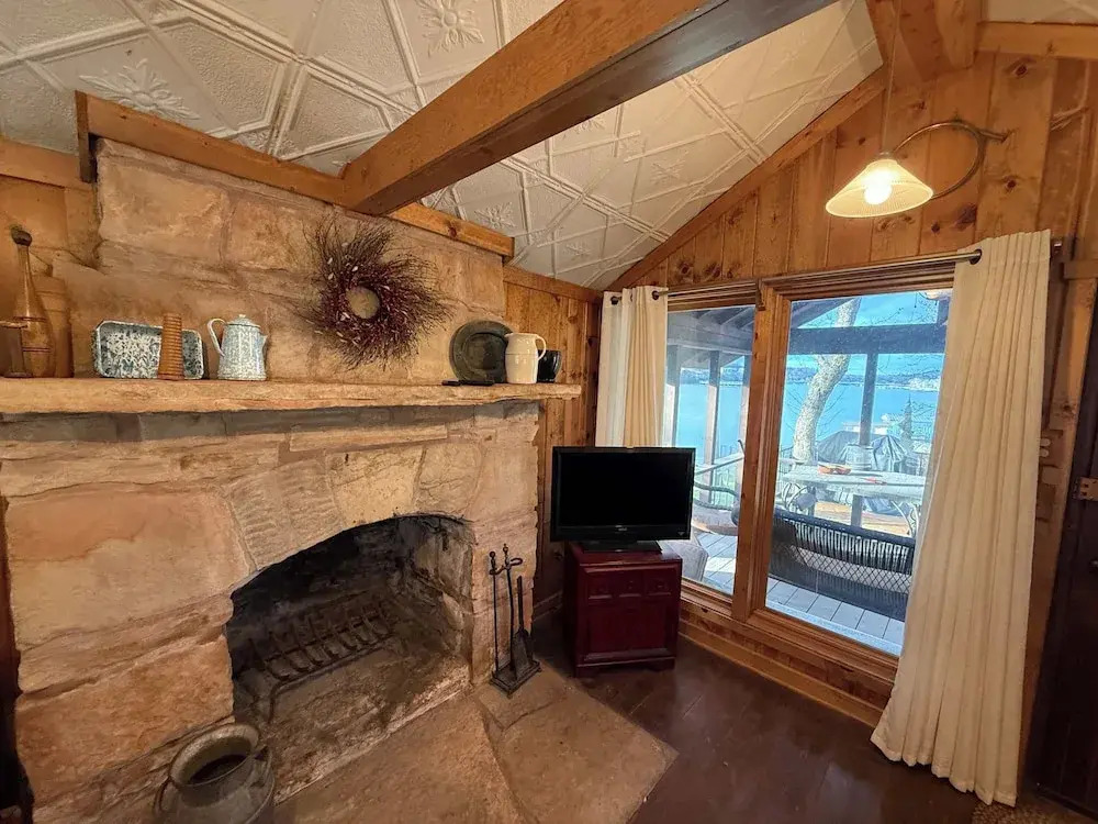 Log Cabin Retreat Two Cabins, One Stay