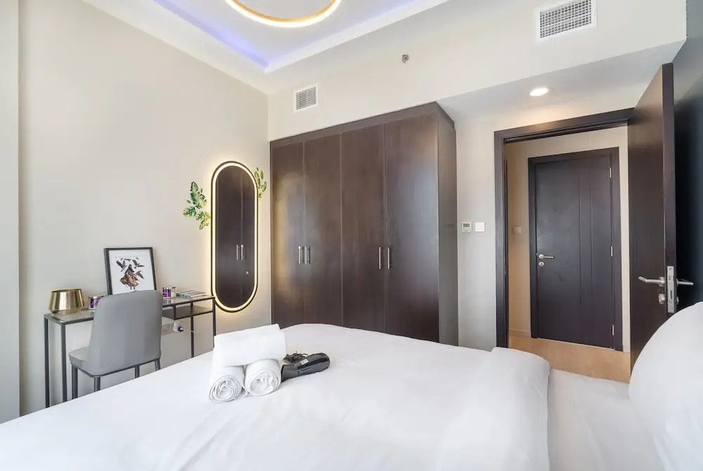 Calm 1-bedroom With Relaxing Balcony Atmosphere in Liwan