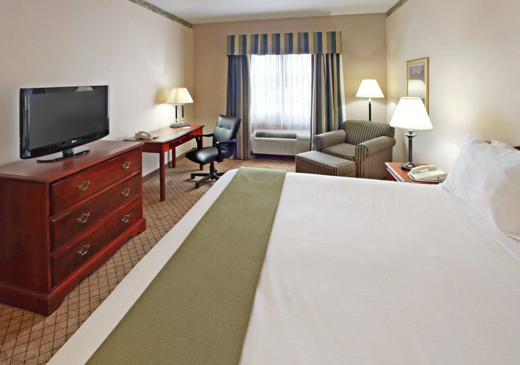 Holiday Inn Express Hotel & Suites Camden by IHG