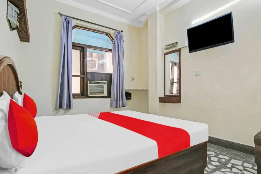 Hindustan By Backpackers Heaven - Travellers Choice Award 2023-24-25-26 Best of Best Winning Hotel with Complimentary Airport Pick up