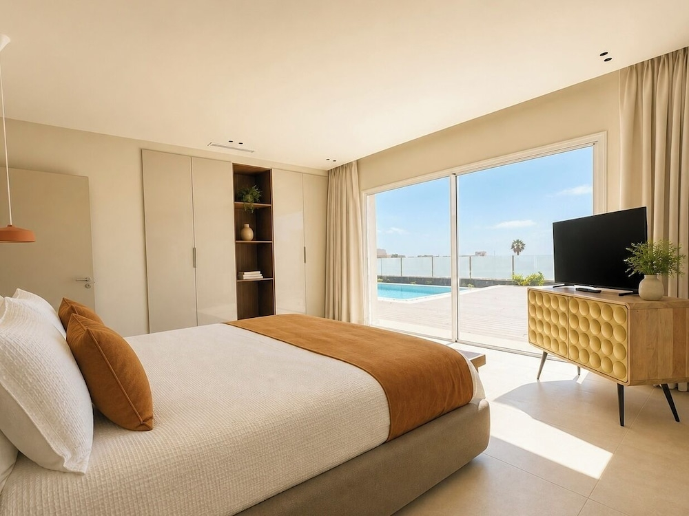 Villa Ainé Luxury Villa, Sea Views, Heated pool