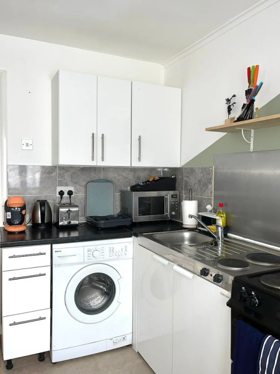 Apartment - Sleeps 2 - Parking - Station Close