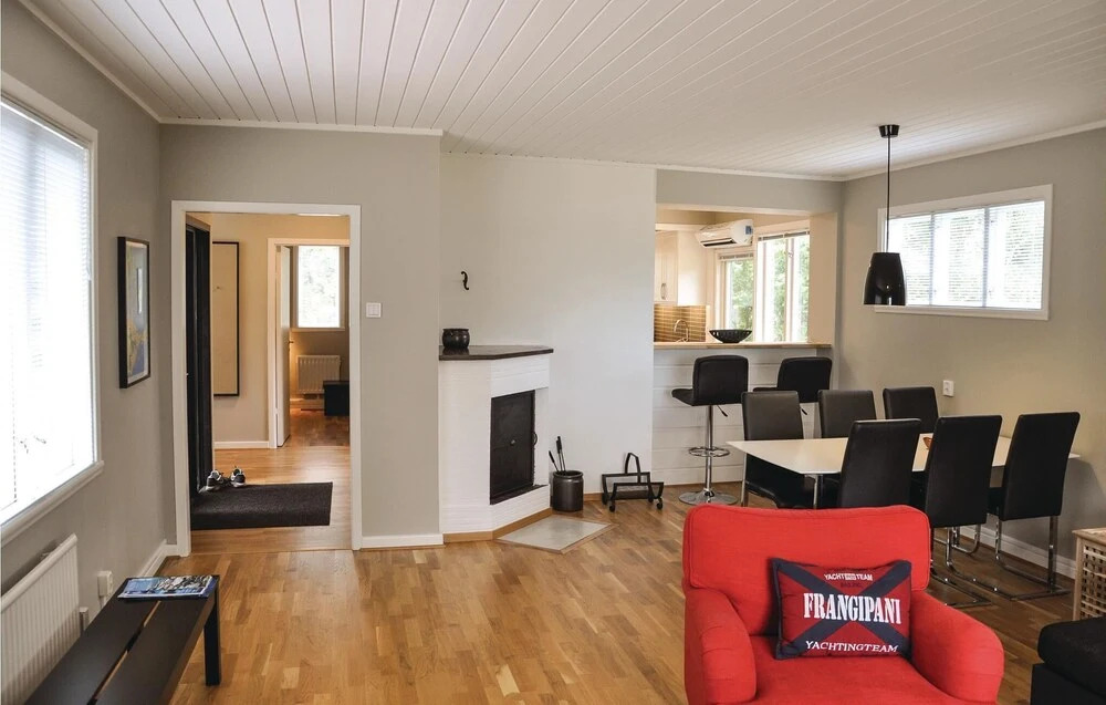 4 Bedroom Cozy Home In Rockneby