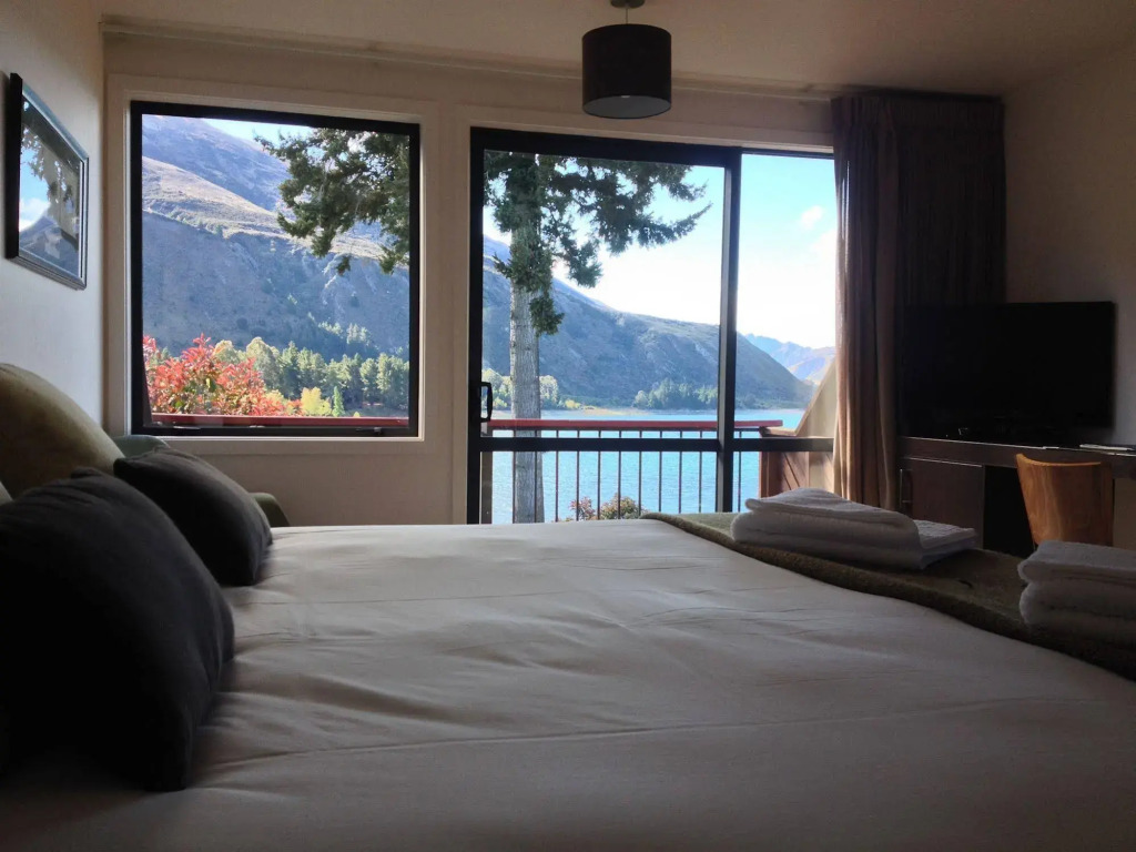 Hawea Hotel