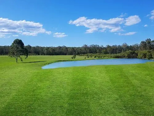 Kangaroo Cottage - cute Accom in bushland setting