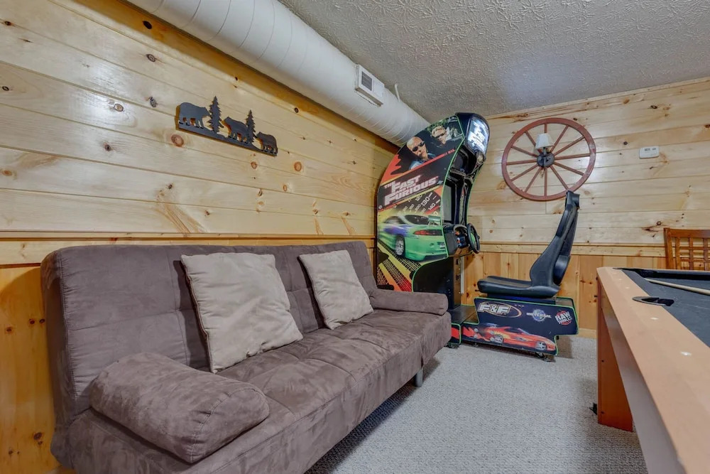 Downtown Getaway by Heritage Cabin Rentals