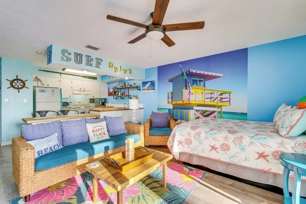 PCB Apt w/ Balcony & Gulf Views: Walk to Beach