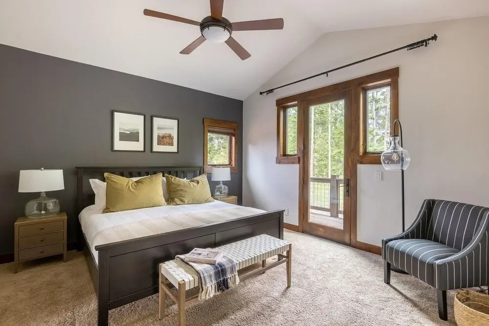 Dillon - Private Mountain Home w Hot Tub w Views & Shuffleboard!