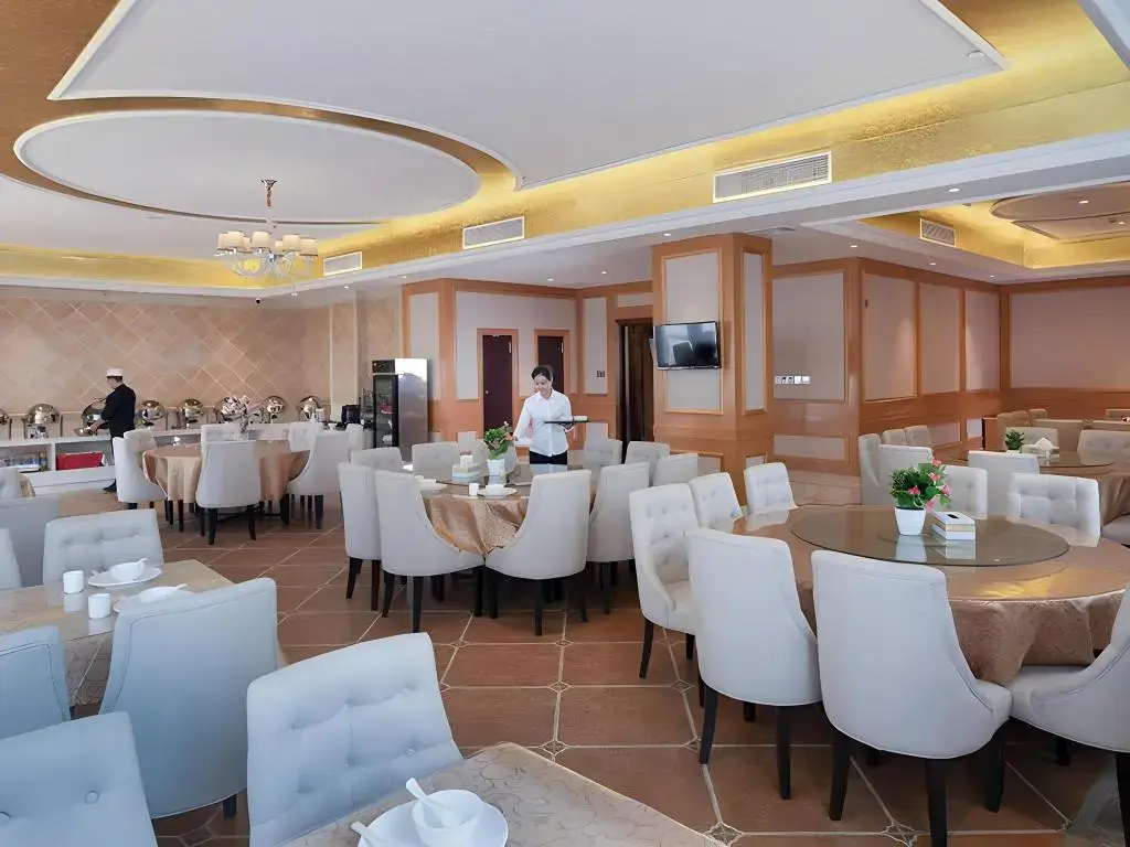 Vienna Hotel (Shenzhen Henggang Metro Station)