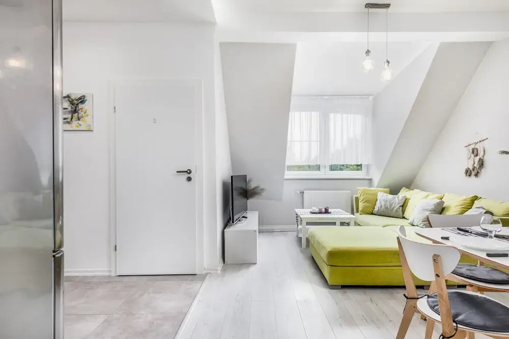 Grodzienska Apartment by Renters
