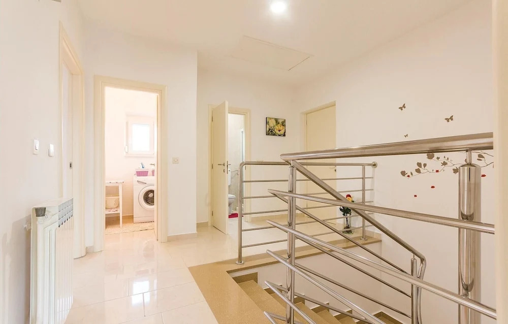 Stunning Home in Pula With Wifi and 5 Bedrooms