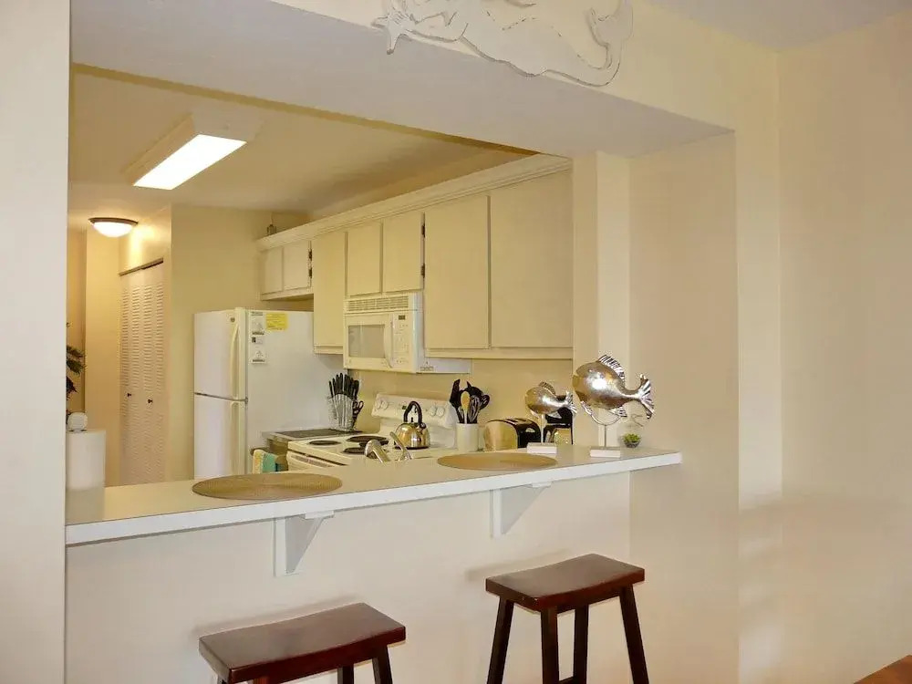 Condo With Pool, View of Clam Bay and Walk to Beach