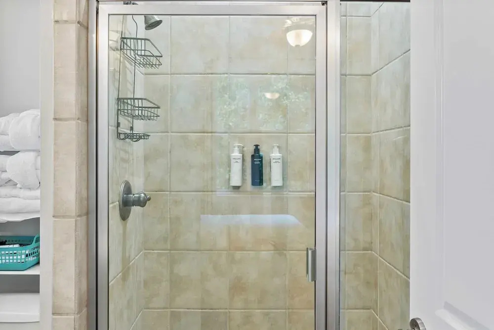 Tidal Charm by Avantstay Walk to Beach, Community Pool, Balcony, Ocean Views
