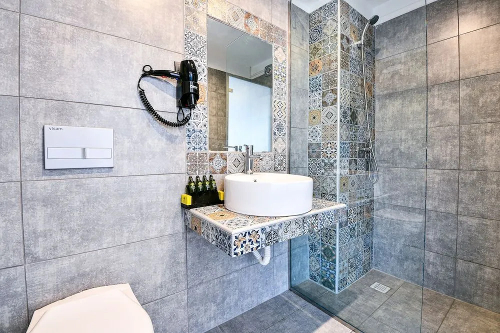 Aeolos Luxury Suites