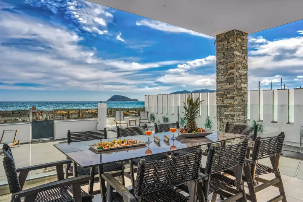 Villa V Beach Villa, All Inclusive Board, by ZanteWize