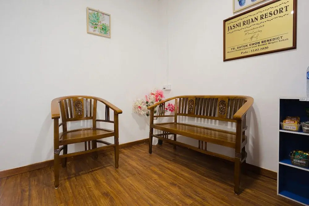 OYO 90043 Jasni Rijan Resort