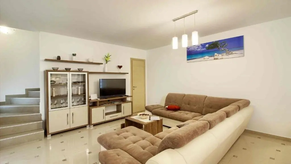 Luxury Vila compelx Aurora-Mar with 2 pools and 8 bedrooms, 200m from the beach - WiiBuk