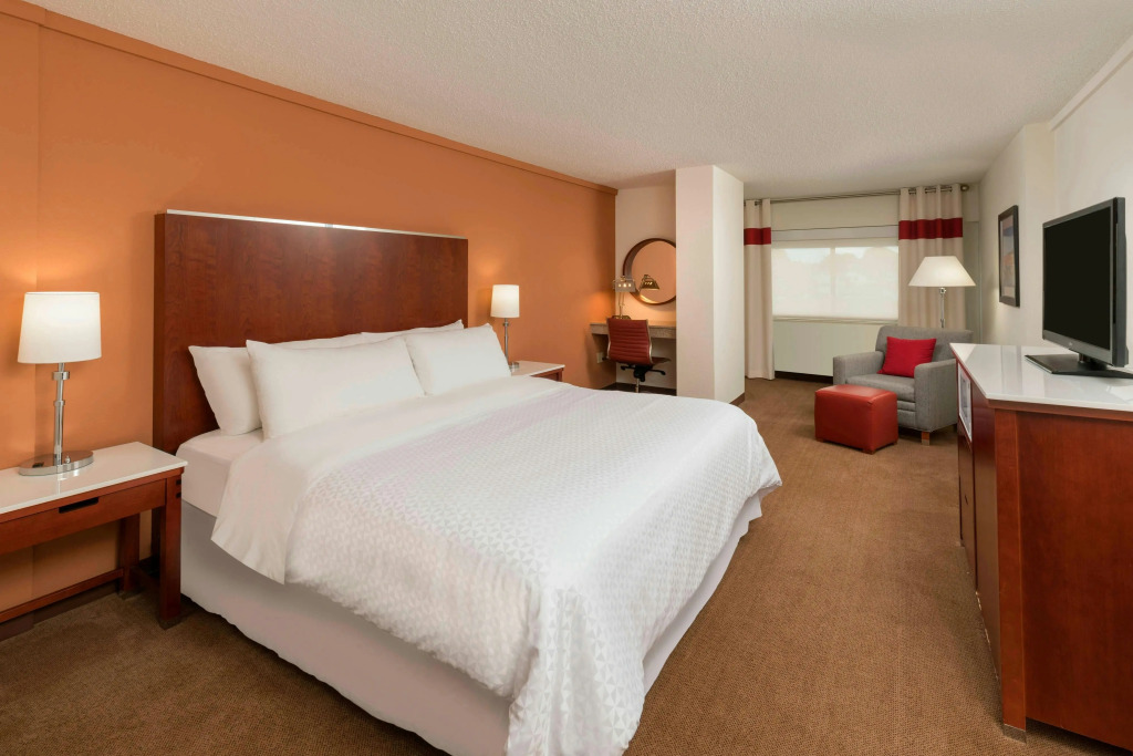 Four Points by Sheraton Boston Logan Airport Revere