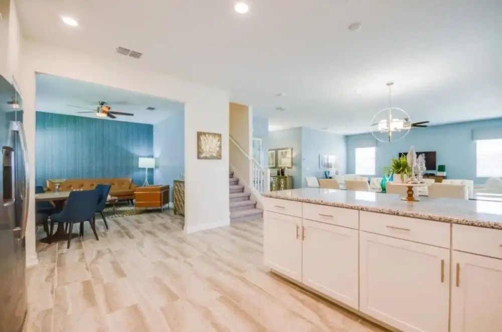 Champions Gate 6 Bedroom With Movie Theater Room! Villa