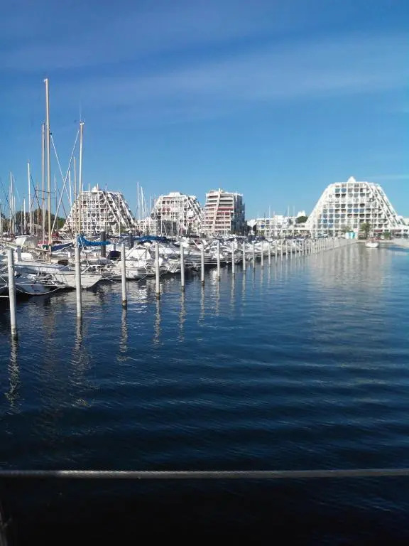 T2 Superbe vue port et mer