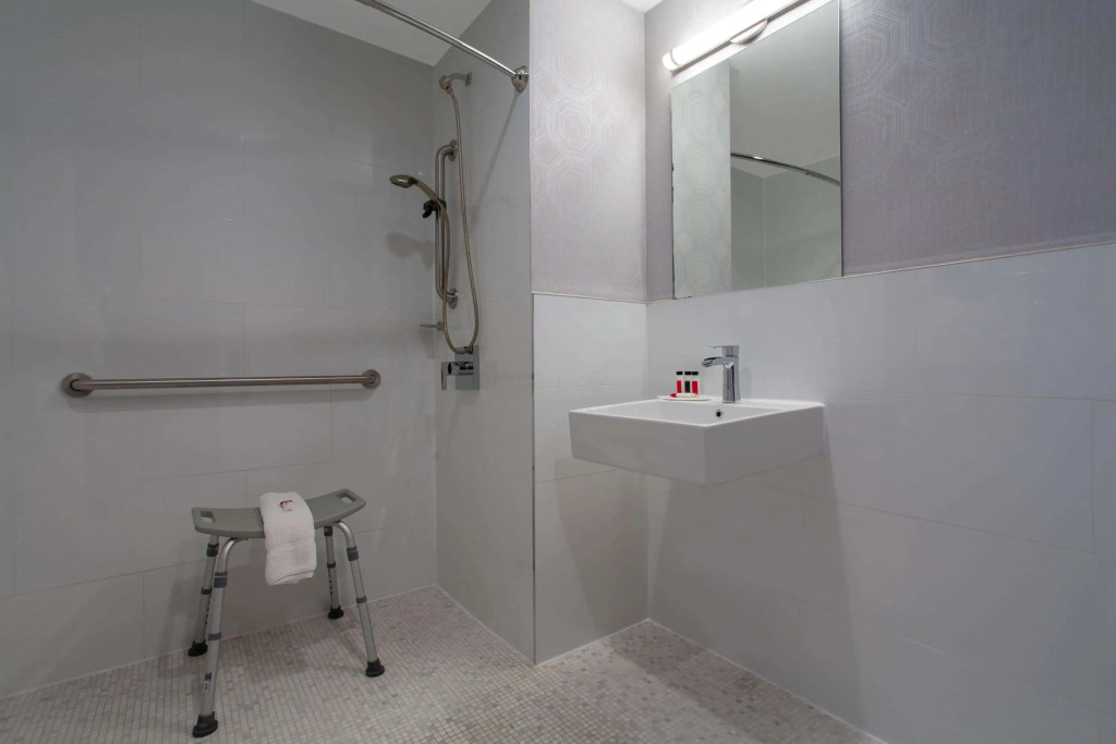 Microtel Inn by Wyndham Long Island City