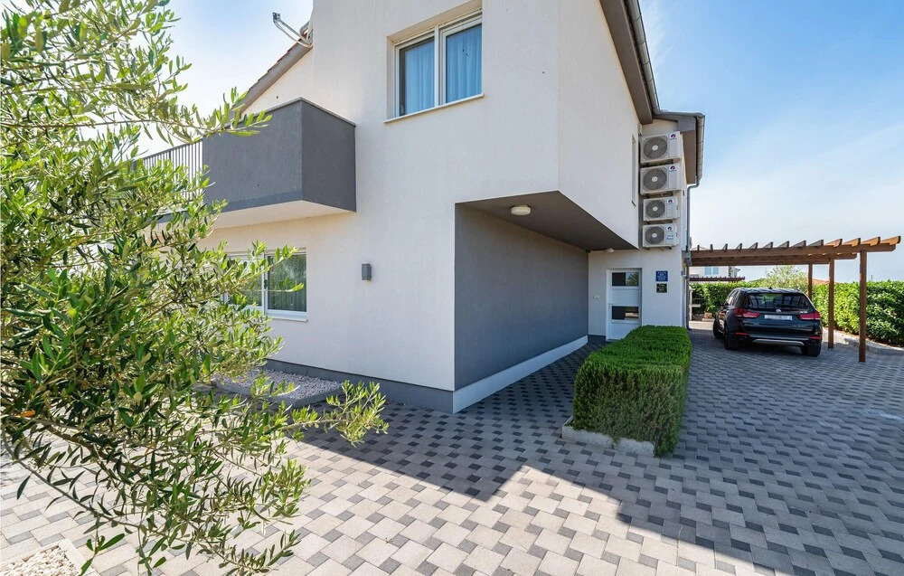 Amazing Home in Debeljak with Outdoor Swimming Pool, Hot Tub & 4 Bedrooms