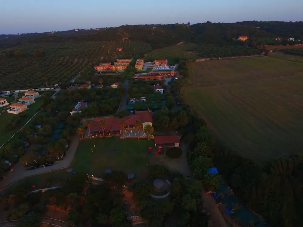 Fournia Village