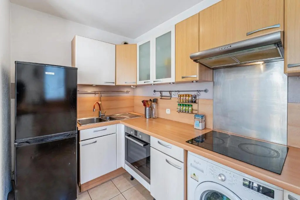 La Joliette; Duplex 2 chambres, PARKING INCLUS+ Terrasse+ ascenseur