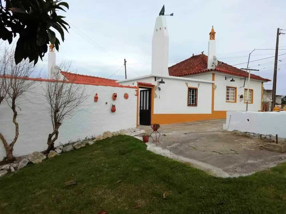 House With 3 Bedrooms in Alcobaça, With Wonderful Mountain View, Priva