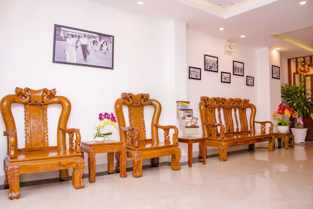 Airport Saigon Hotel - Gần ẩm thực đêm chợ Phạm Văn Hai