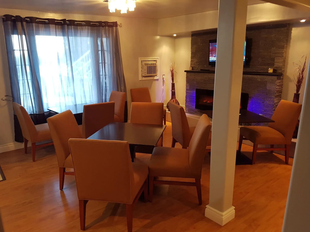 Bayside Inn & Waterfront Suites
