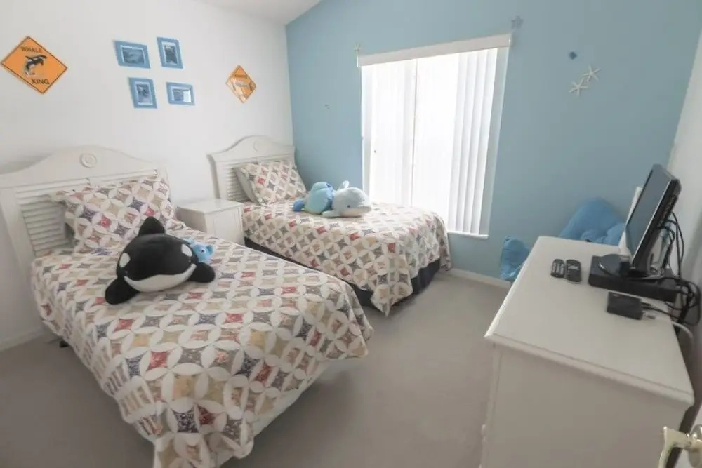 Marlin's Manor With South Facing Pool! All Day Sun 4 Bedroom Home by Redawning