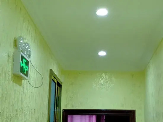 Yilong Shihui Hotel