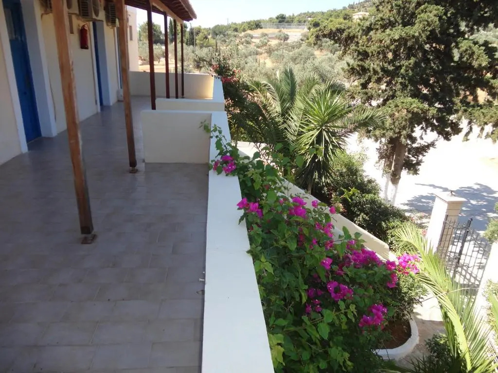 Lianos Hotel Apartments