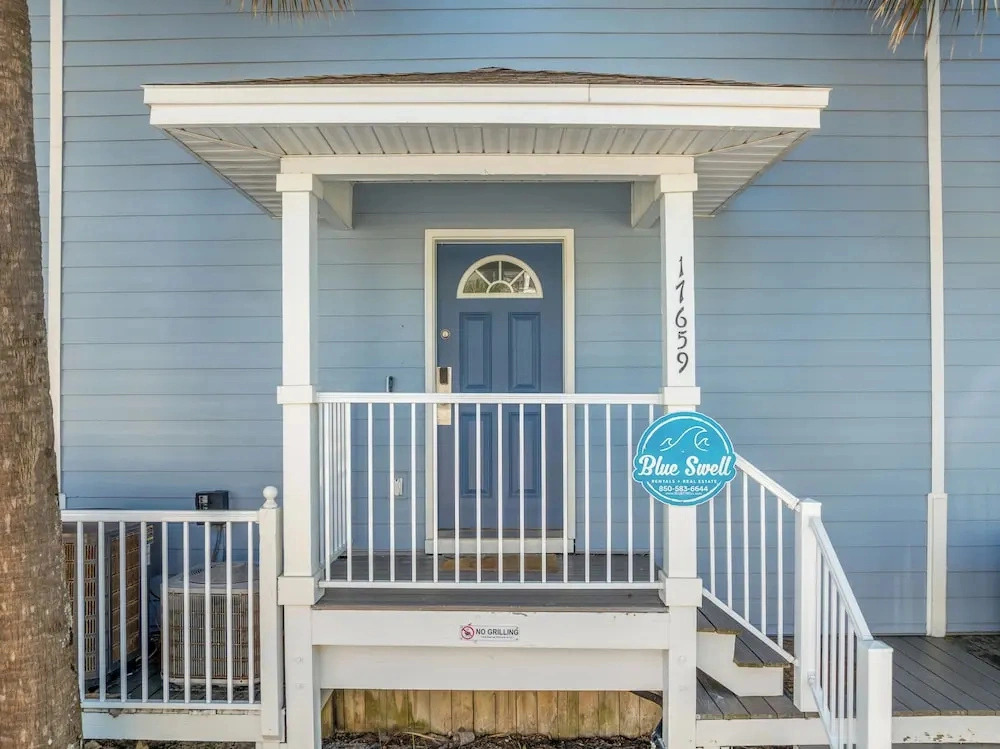 Beachfront Luxury! 4BR Townhouse W/pool & Stunning Gulf Views! Sleeps 10