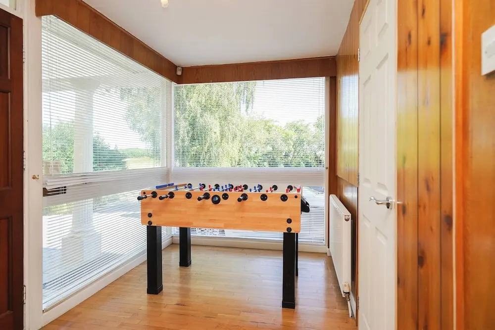 Spa Home With Swimming Pool, Hottub, and Sauna