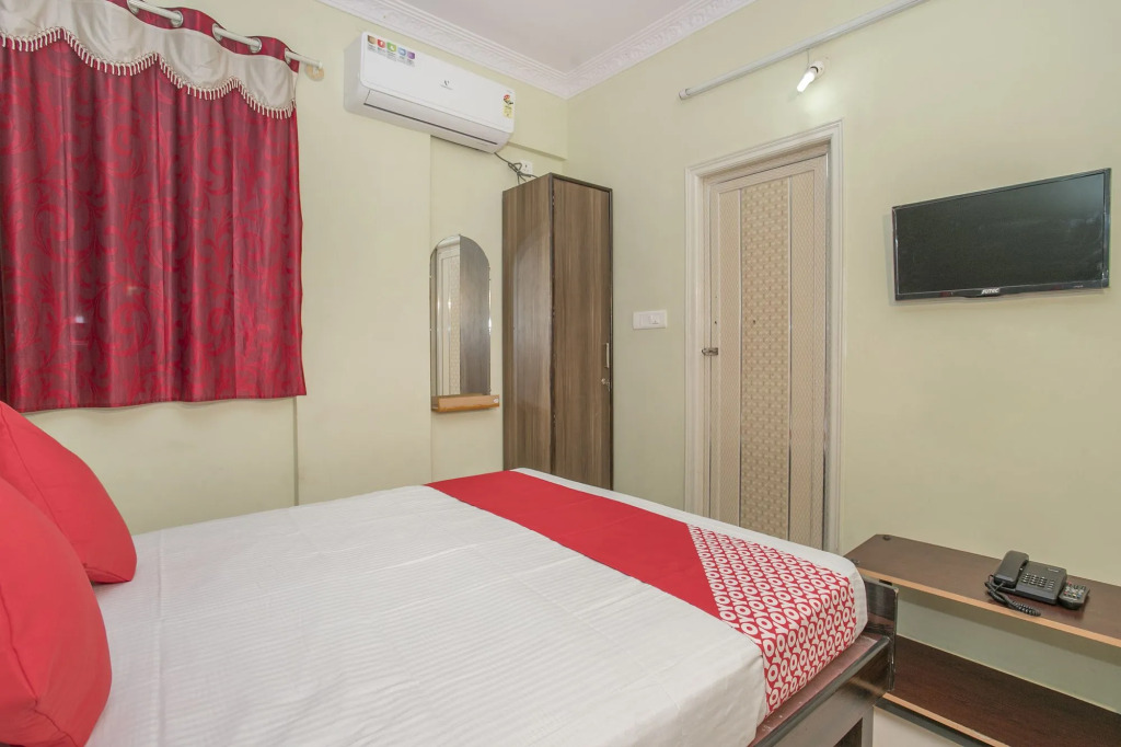 OYO Flagship 10363 Sri Balaji Guest House & Restaurent