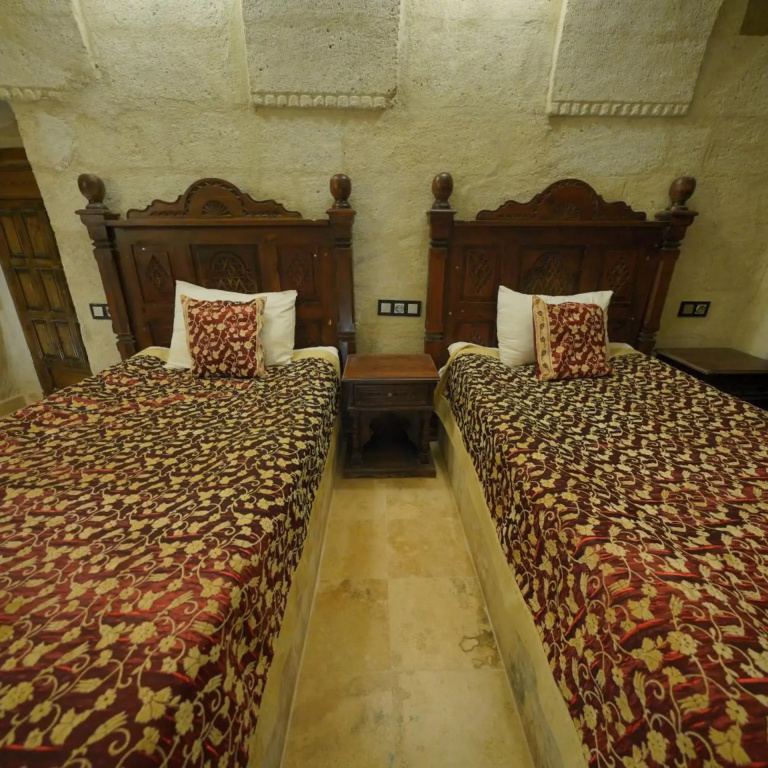 Travel Inn Cave Hotel