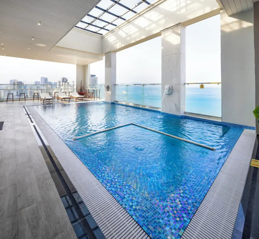 Avari Hotel